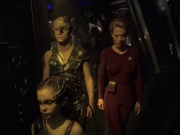 extant_StarTrek_VOY_6x16-Collective_01150.jpg
