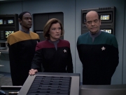 extant_StarTrek_VOY_6x16-Collective_01400.jpg