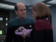 extant_StarTrek_VOY_6x16-Collective_02794.jpg