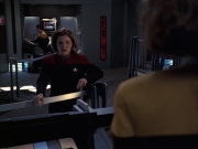 extant_StarTrek_VOY_6x16-Collective_03117.jpg