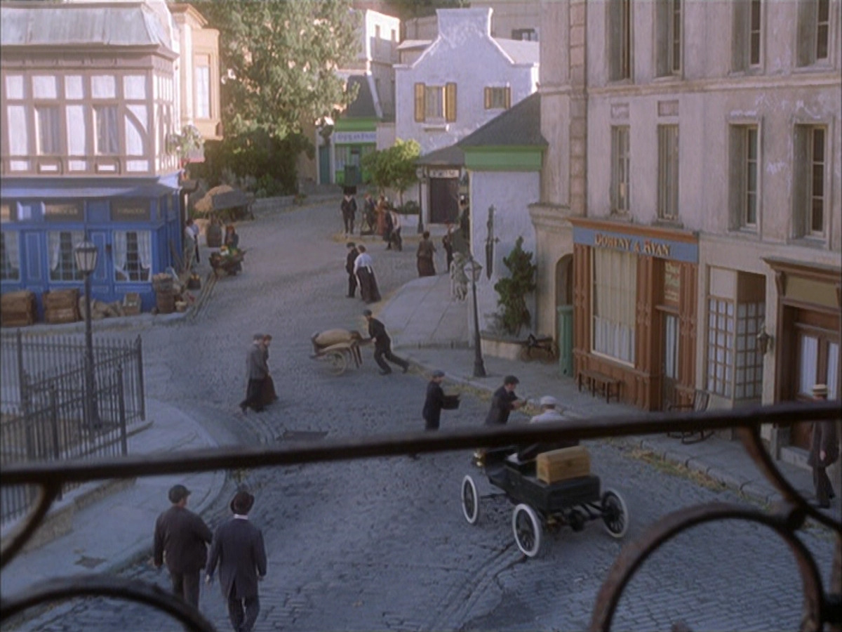 extant_StarTrek_VOY_6x17-SpiritFolk_00009.jpg