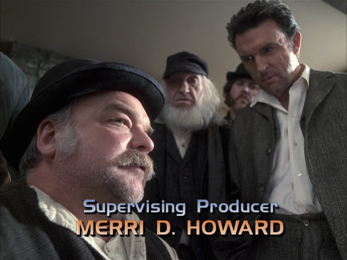 extant_StarTrek_VOY_6x17-SpiritFolk_00408.jpg