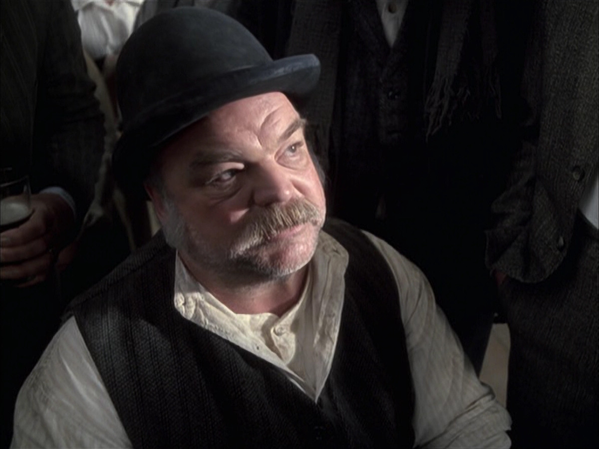 extant_StarTrek_VOY_6x17-SpiritFolk_00485.jpg