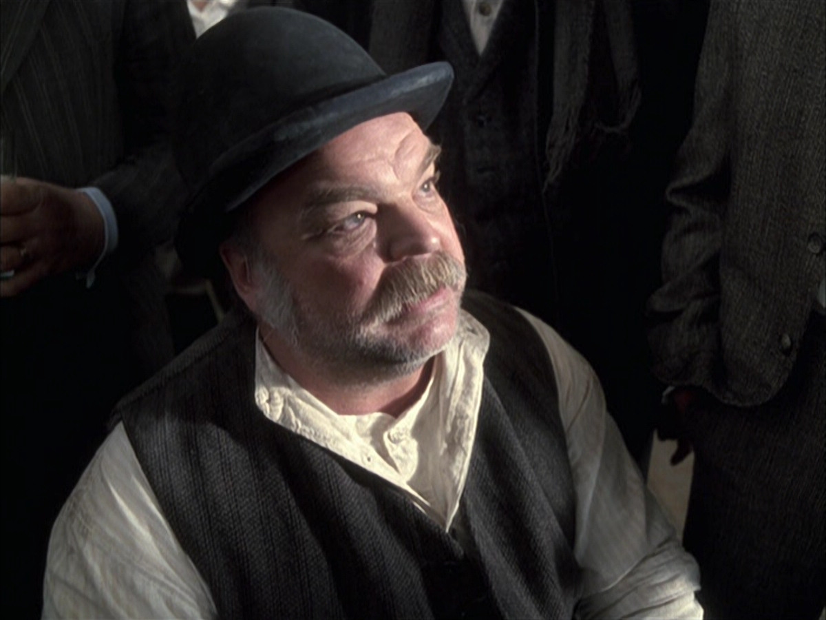 extant_StarTrek_VOY_6x17-SpiritFolk_00490.jpg