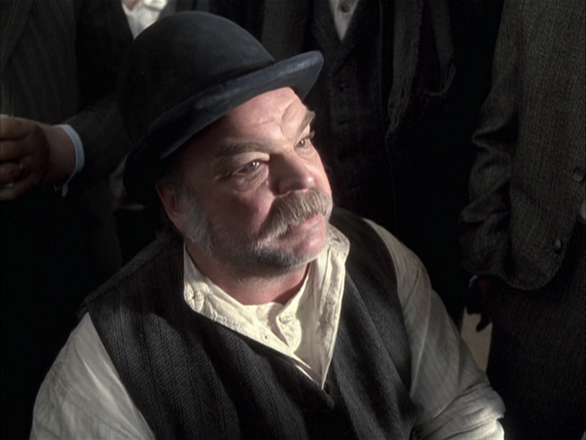 extant_StarTrek_VOY_6x17-SpiritFolk_00491.jpg
