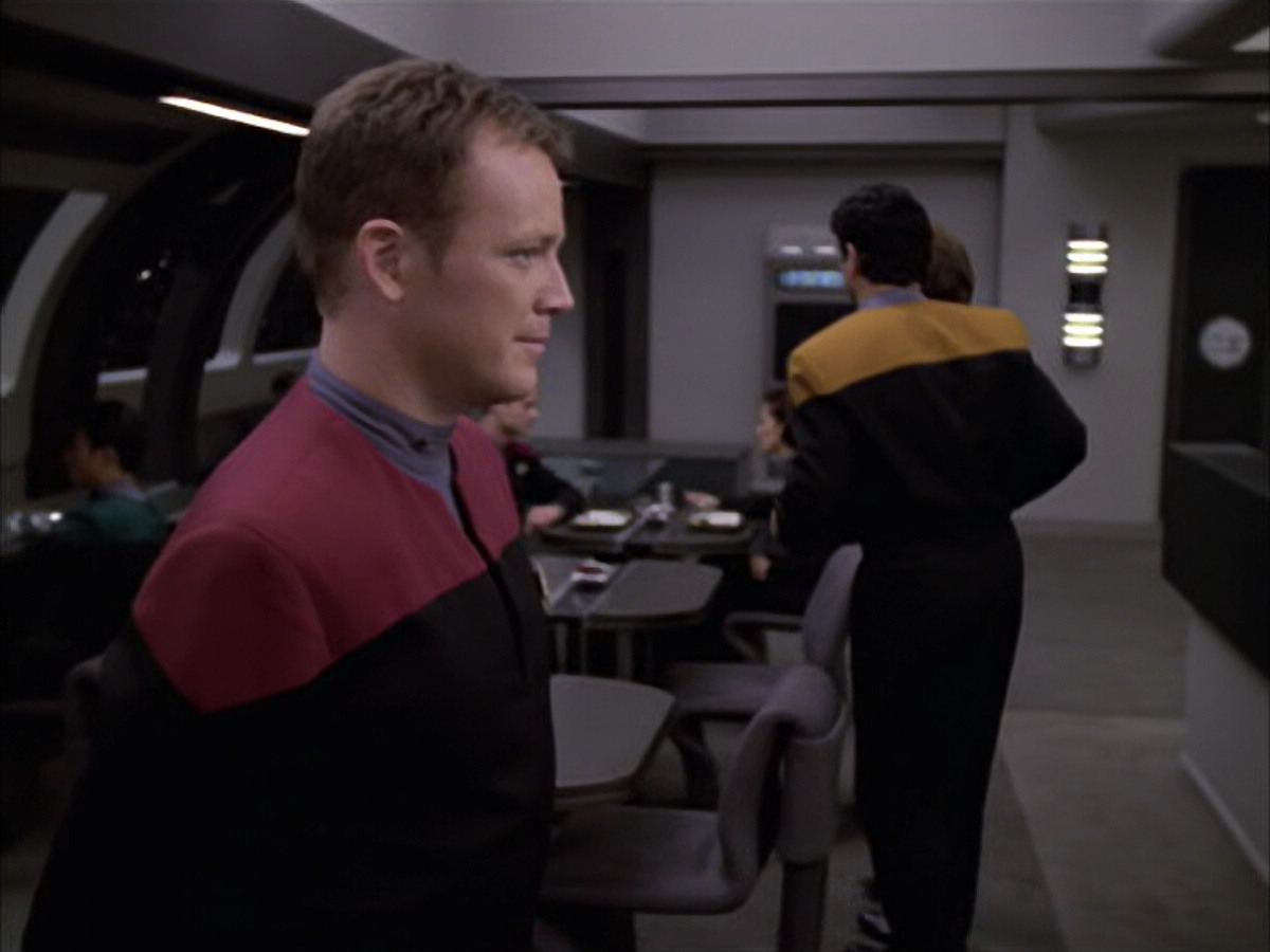 extant_StarTrek_VOY_6x17-SpiritFolk_00733.jpg