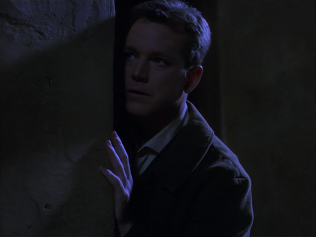 extant_StarTrek_VOY_6x17-SpiritFolk_00749.jpg