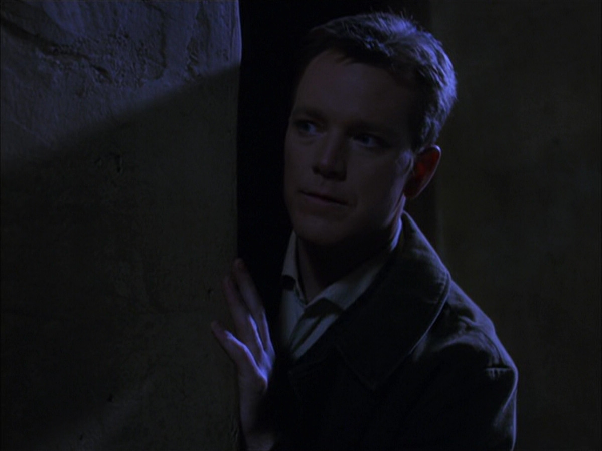 extant_StarTrek_VOY_6x17-SpiritFolk_00750.jpg