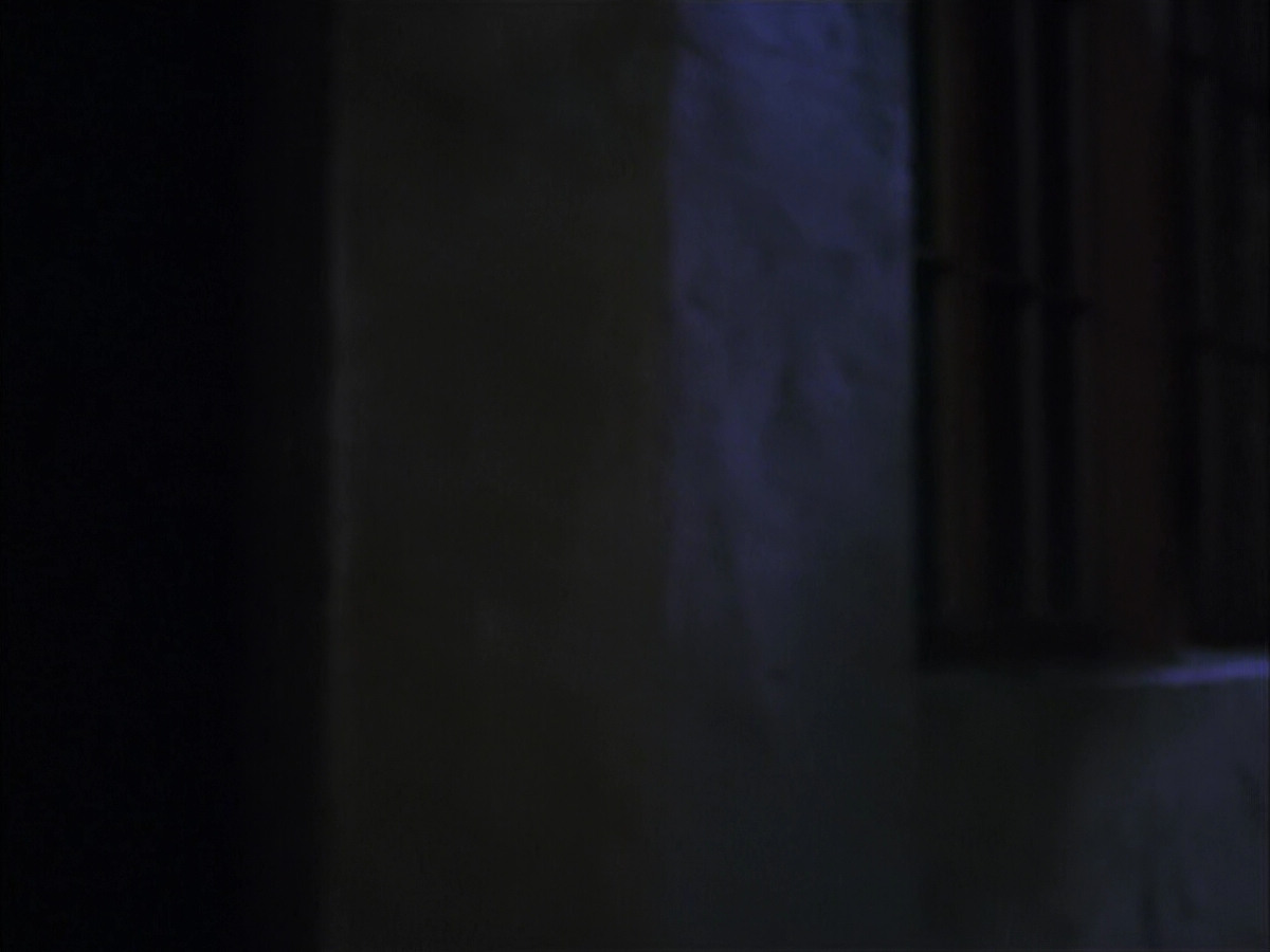 extant_StarTrek_VOY_6x17-SpiritFolk_00754.jpg