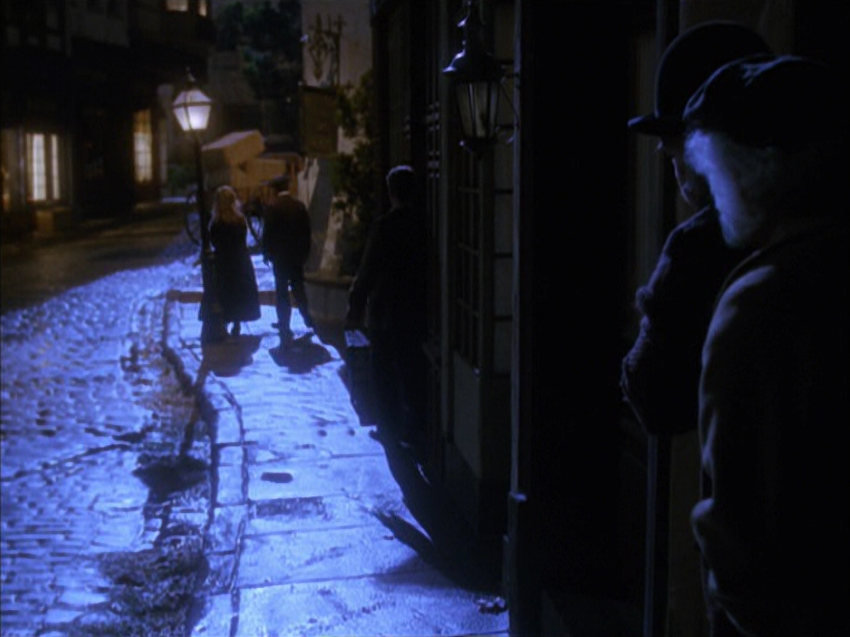 extant_StarTrek_VOY_6x17-SpiritFolk_00765.jpg