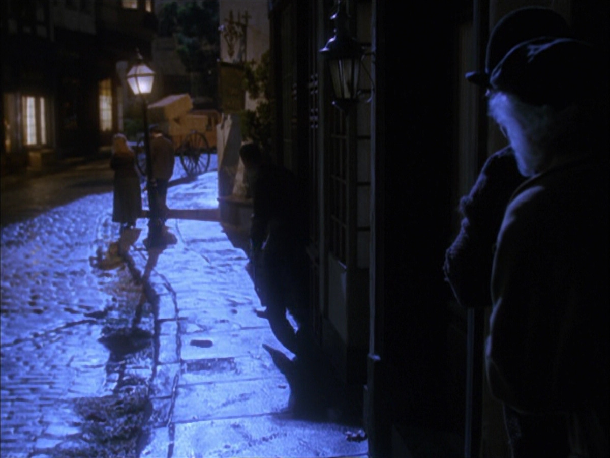 extant_StarTrek_VOY_6x17-SpiritFolk_00768.jpg