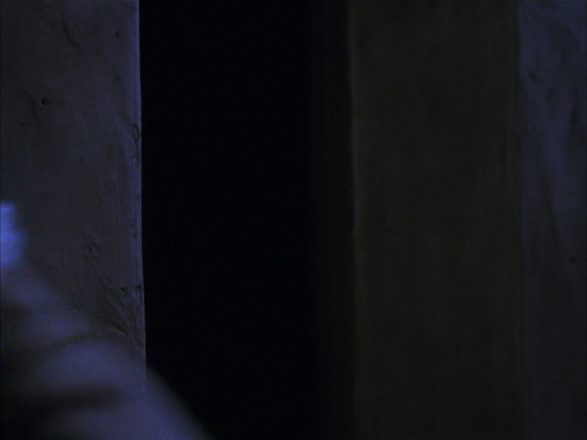 extant_StarTrek_VOY_6x17-SpiritFolk_00786.jpg