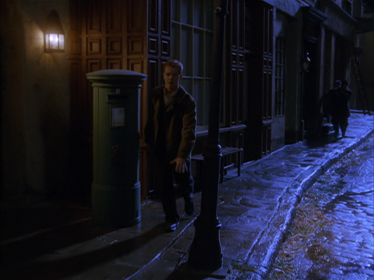 extant_StarTrek_VOY_6x17-SpiritFolk_00789.jpg