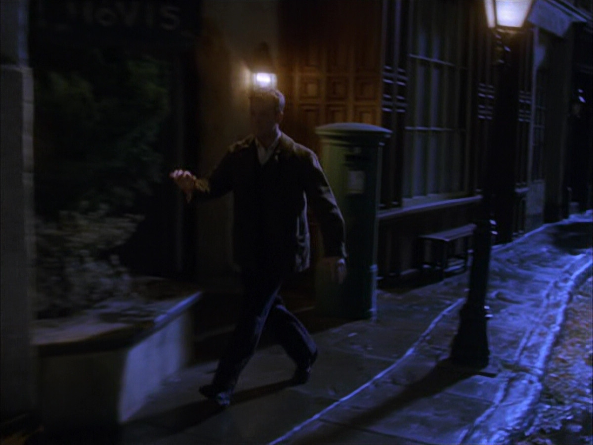 extant_StarTrek_VOY_6x17-SpiritFolk_00791.jpg