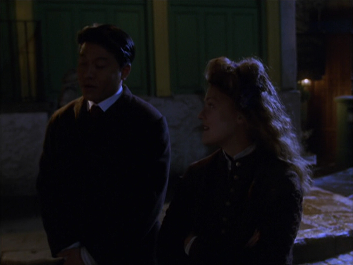 extant_StarTrek_VOY_6x17-SpiritFolk_00797.jpg
