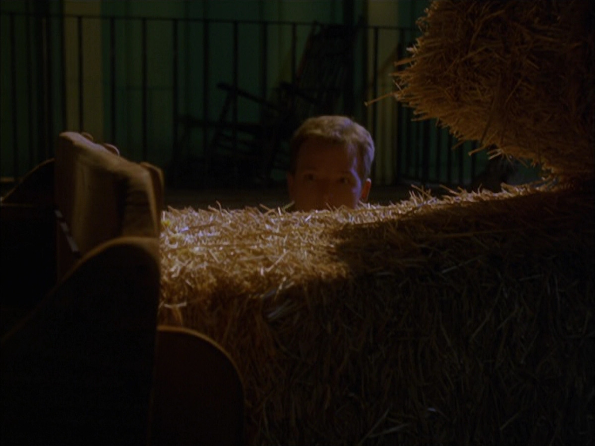 extant_StarTrek_VOY_6x17-SpiritFolk_00821.jpg