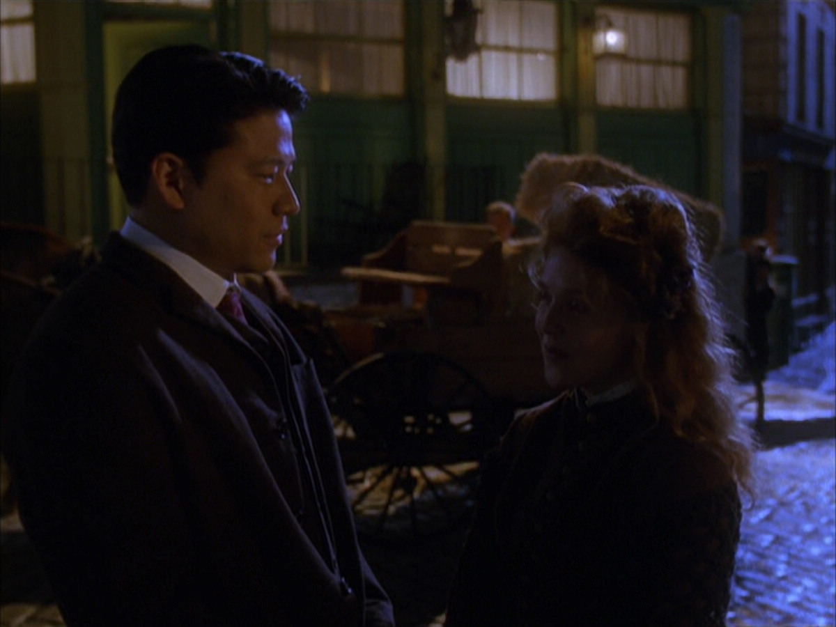 extant_StarTrek_VOY_6x17-SpiritFolk_00829.jpg