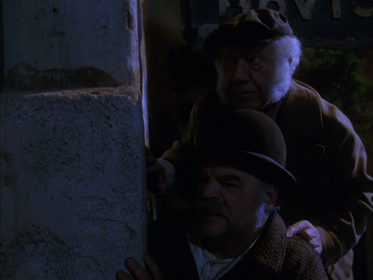 extant_StarTrek_VOY_6x17-SpiritFolk_00855.jpg