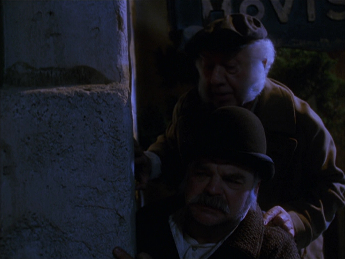 extant_StarTrek_VOY_6x17-SpiritFolk_00862.jpg