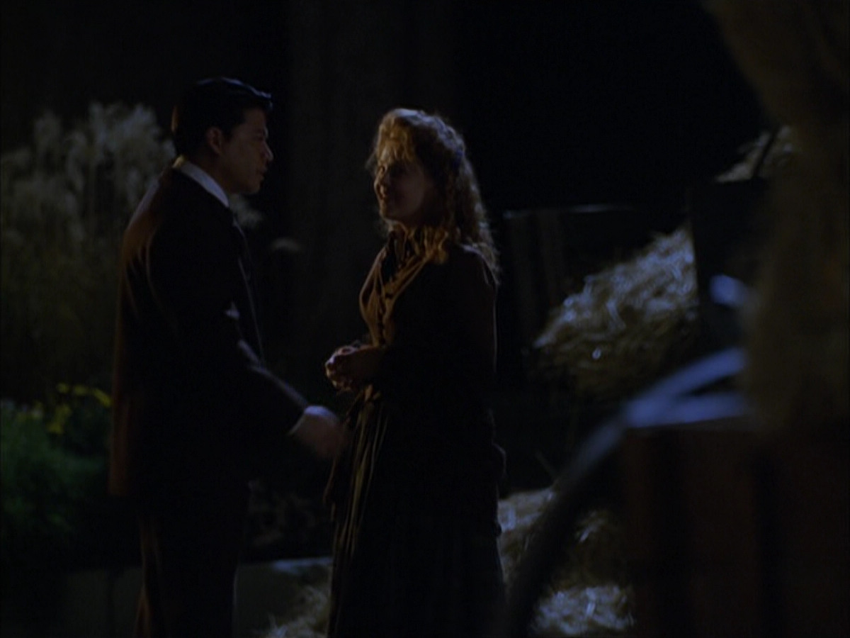 extant_StarTrek_VOY_6x17-SpiritFolk_00869.jpg