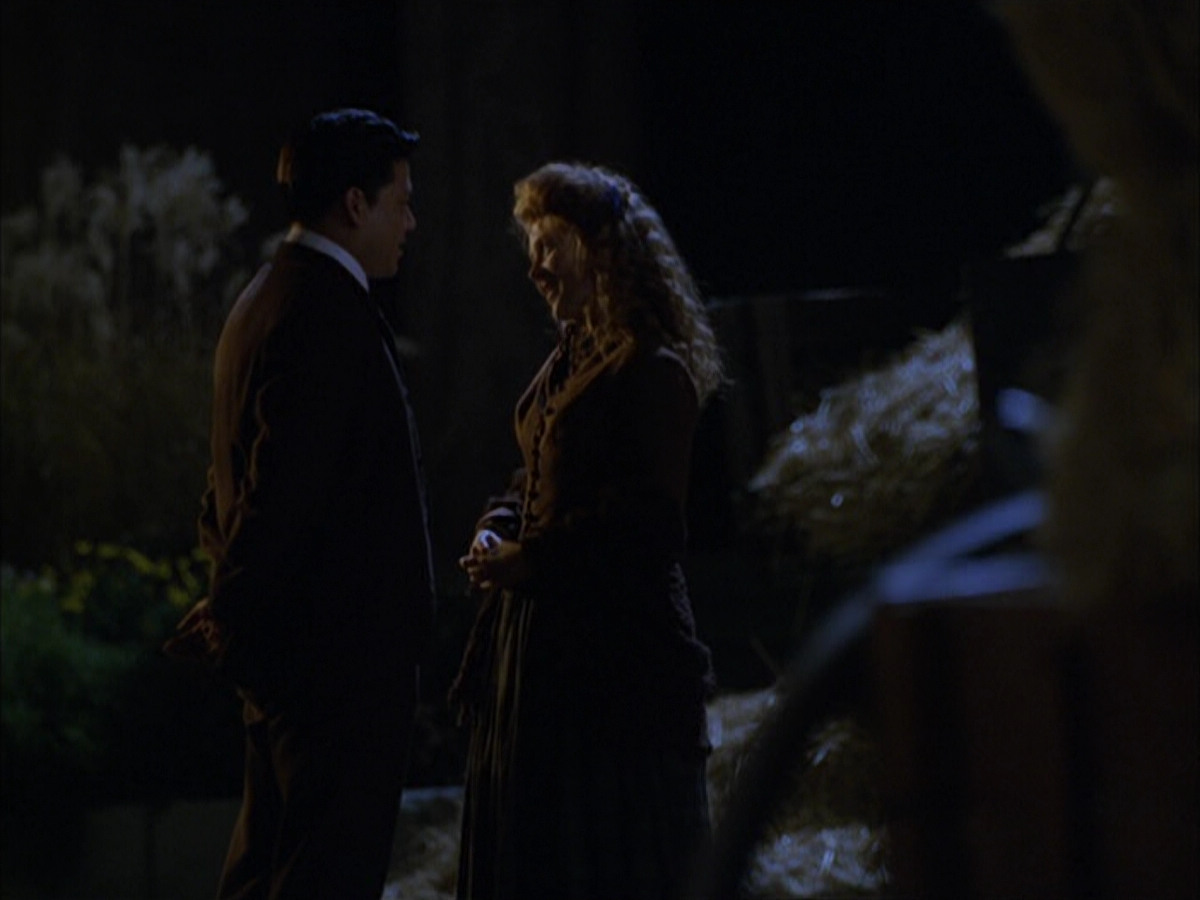extant_StarTrek_VOY_6x17-SpiritFolk_00874.jpg