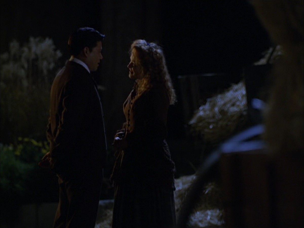 extant_StarTrek_VOY_6x17-SpiritFolk_00878.jpg