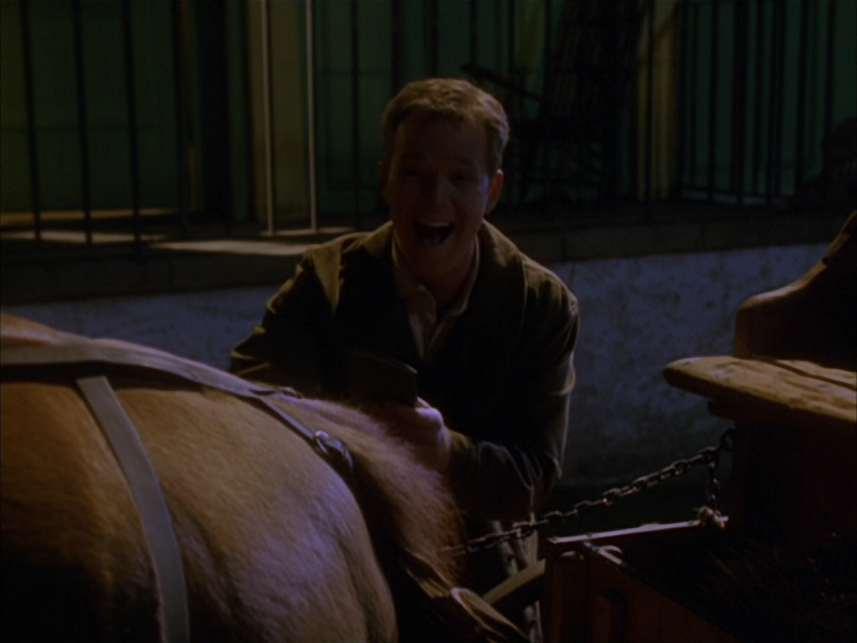 extant_StarTrek_VOY_6x17-SpiritFolk_00893.jpg