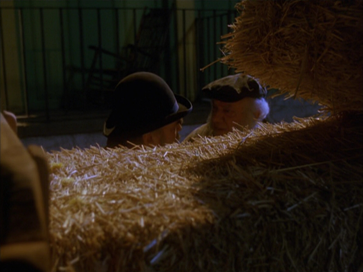 extant_StarTrek_VOY_6x17-SpiritFolk_00919.jpg