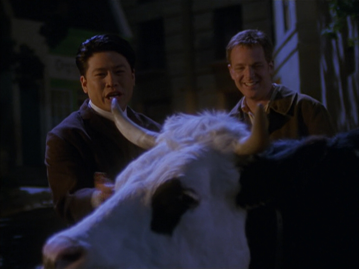 extant_StarTrek_VOY_6x17-SpiritFolk_00922.jpg