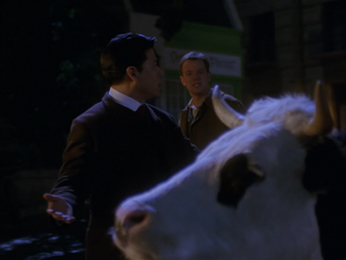 extant_StarTrek_VOY_6x17-SpiritFolk_00934.jpg