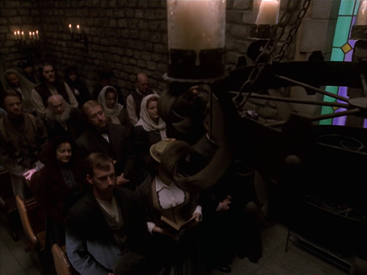 extant_StarTrek_VOY_6x17-SpiritFolk_00949.jpg
