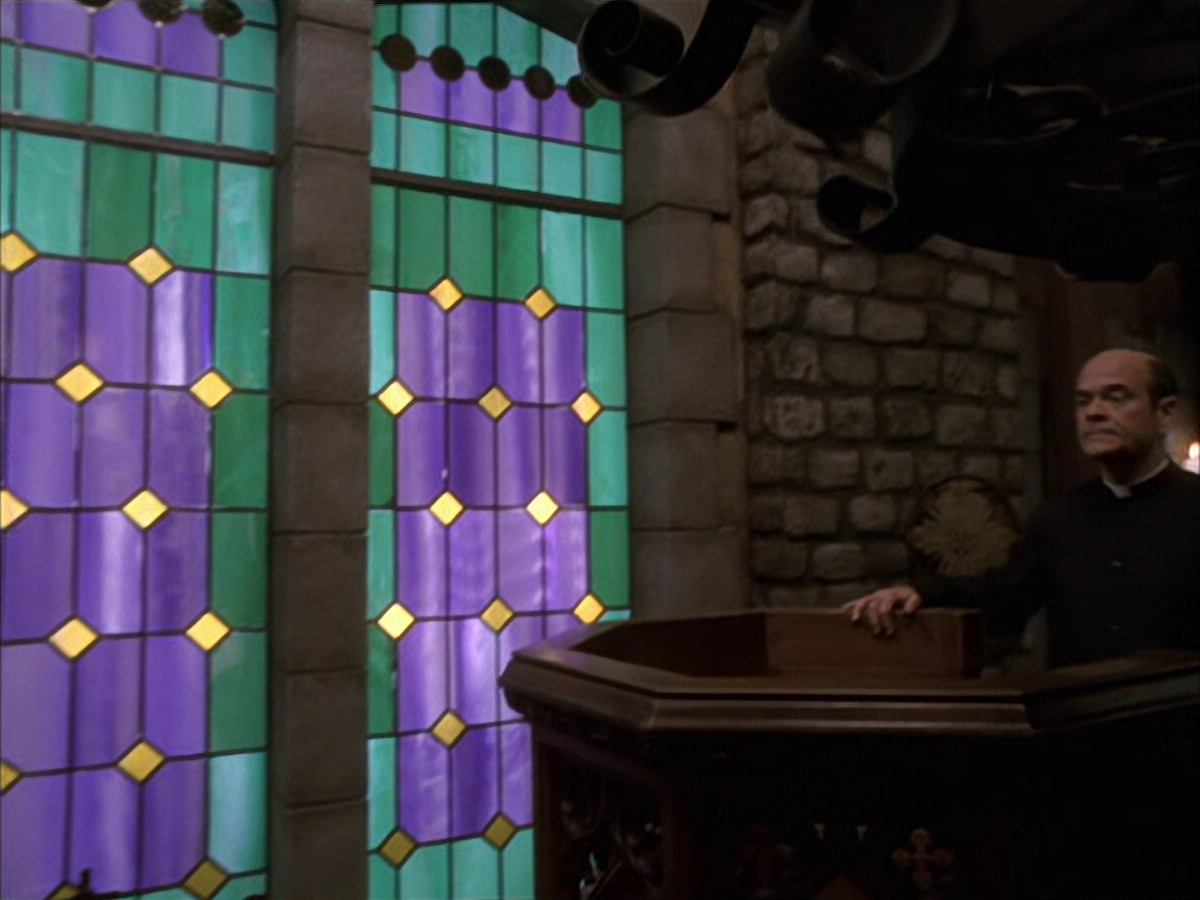 extant_StarTrek_VOY_6x17-SpiritFolk_00957.jpg