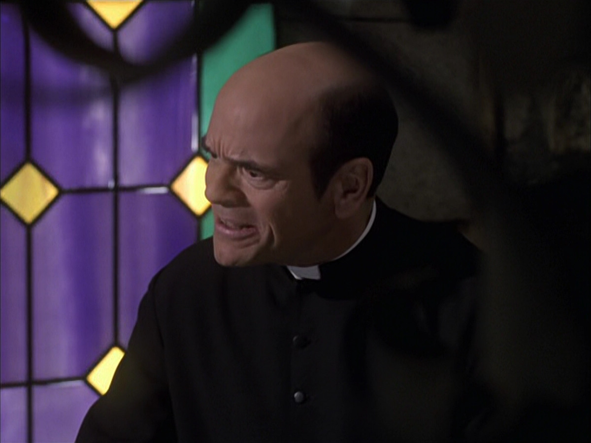 extant_StarTrek_VOY_6x17-SpiritFolk_01017.jpg