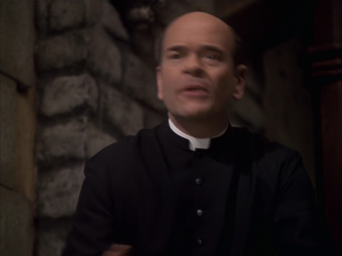 extant_StarTrek_VOY_6x17-SpiritFolk_01026.jpg