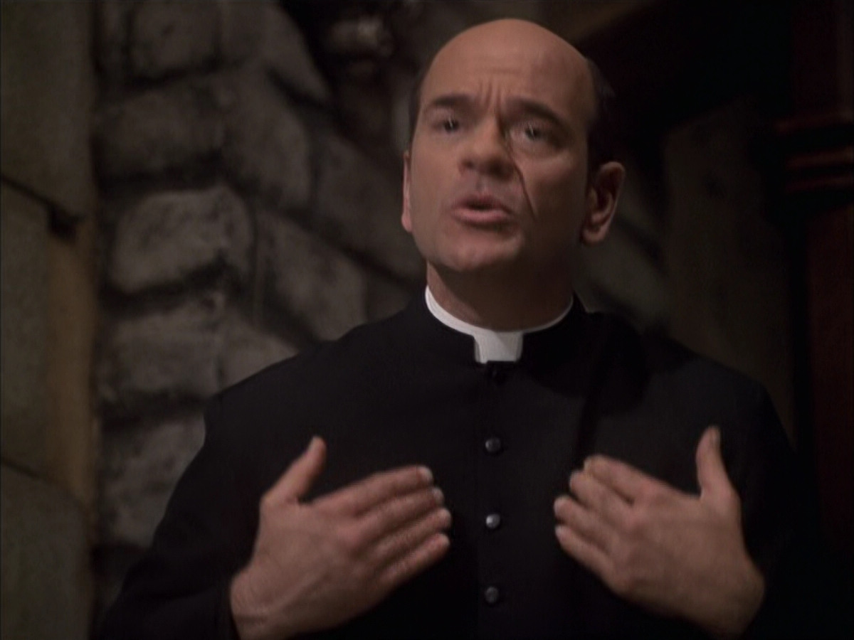 extant_StarTrek_VOY_6x17-SpiritFolk_01030.jpg