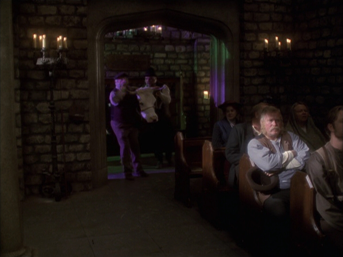 extant_StarTrek_VOY_6x17-SpiritFolk_01079.jpg