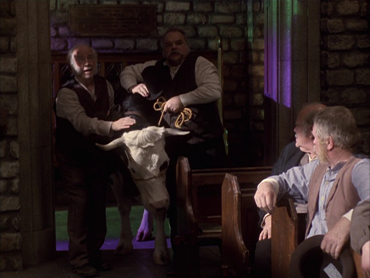 extant_StarTrek_VOY_6x17-SpiritFolk_01095.jpg