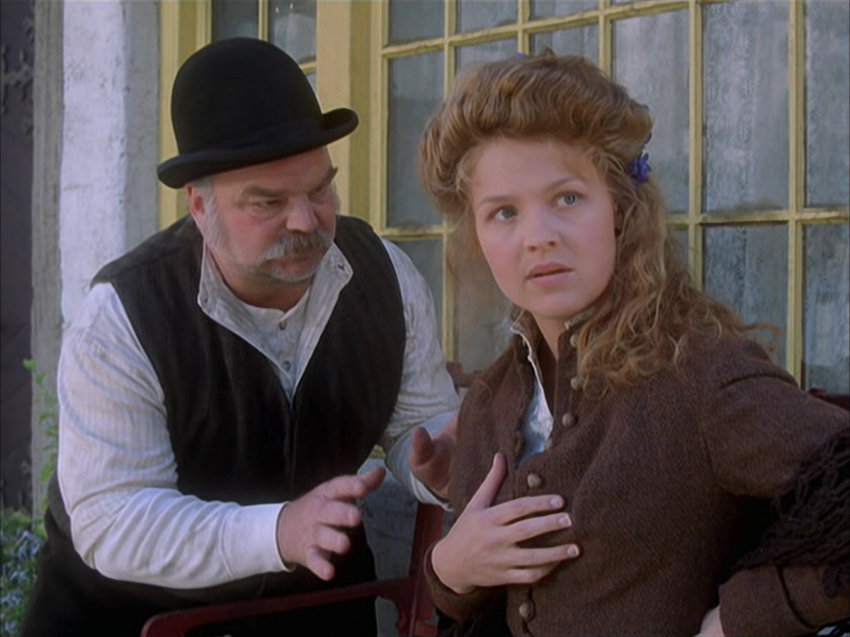 extant_StarTrek_VOY_6x17-SpiritFolk_01250.jpg
