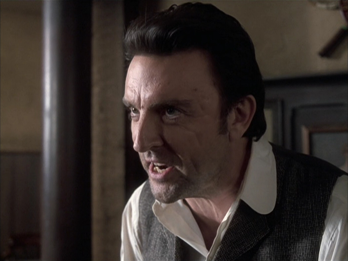 extant_StarTrek_VOY_6x17-SpiritFolk_01438.jpg