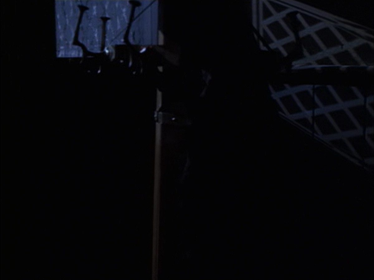 extant_StarTrek_VOY_6x17-SpiritFolk_01483.jpg