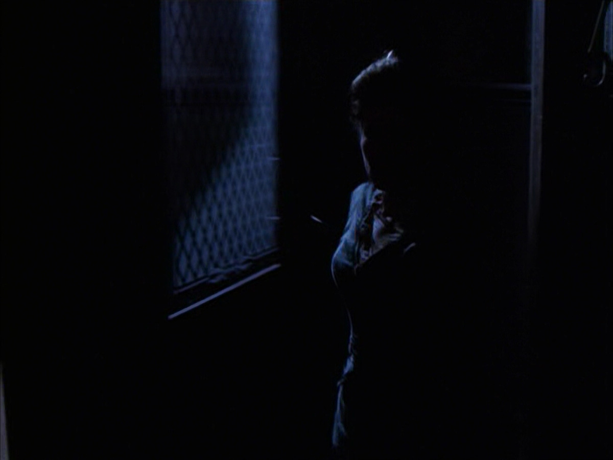 extant_StarTrek_VOY_6x17-SpiritFolk_01490.jpg