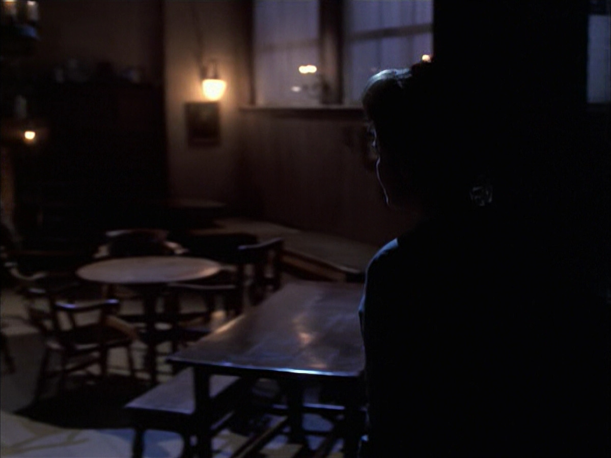 extant_StarTrek_VOY_6x17-SpiritFolk_01493.jpg