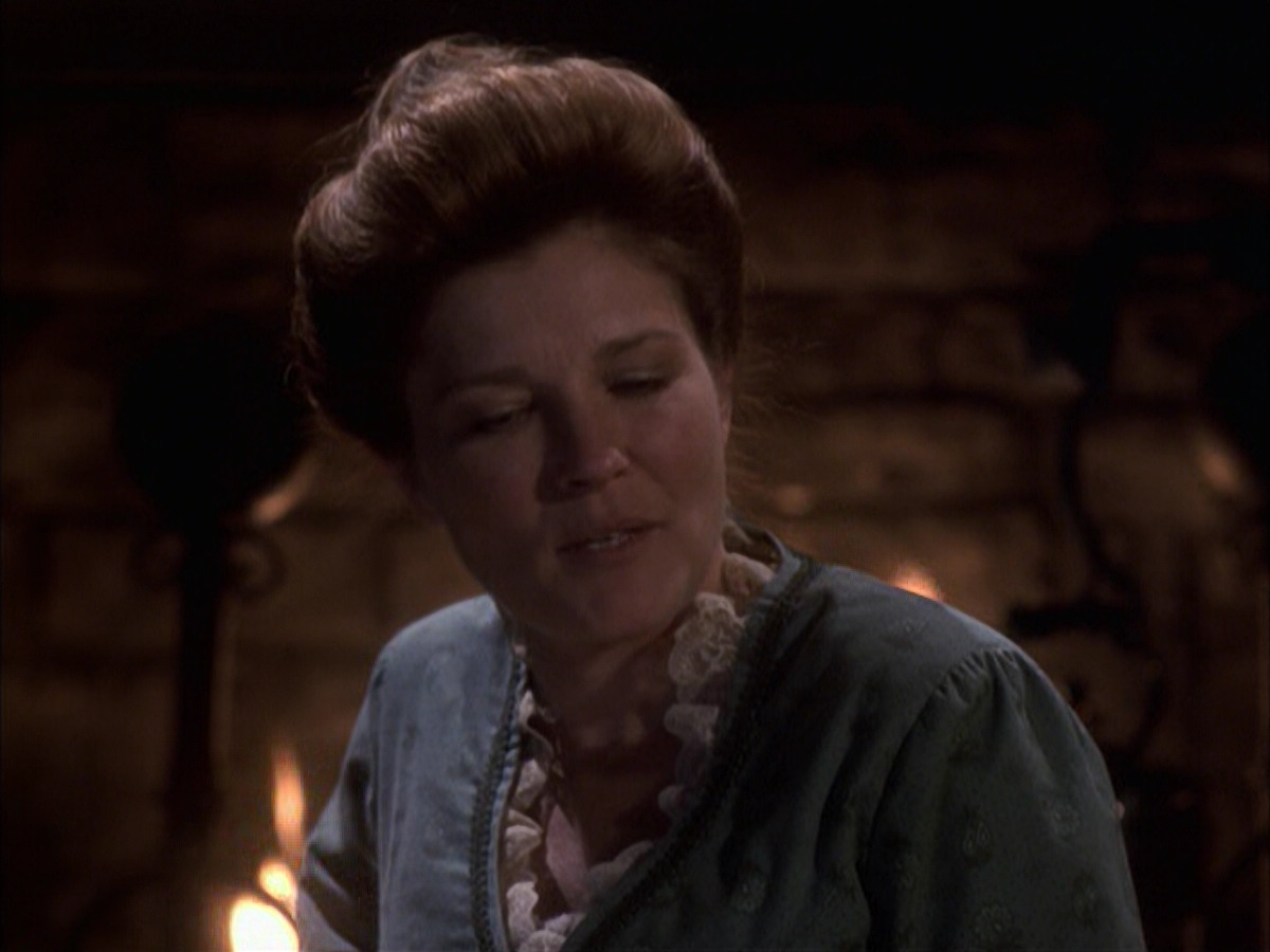 extant_StarTrek_VOY_6x17-SpiritFolk_01579.jpg