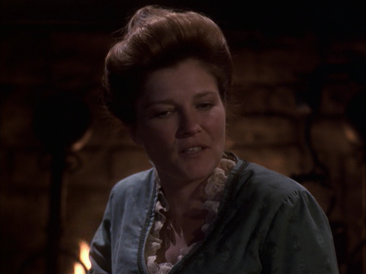 extant_StarTrek_VOY_6x17-SpiritFolk_01581.jpg