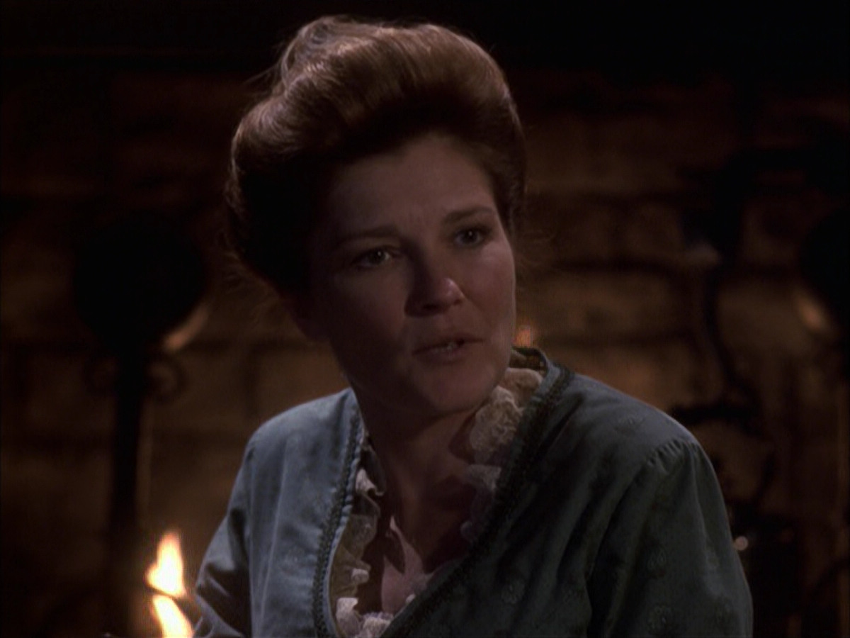 extant_StarTrek_VOY_6x17-SpiritFolk_01583.jpg
