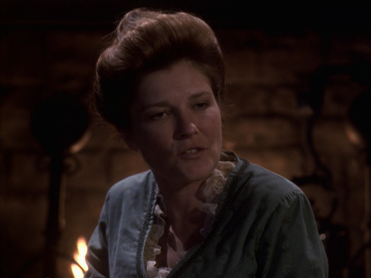 extant_StarTrek_VOY_6x17-SpiritFolk_01584.jpg