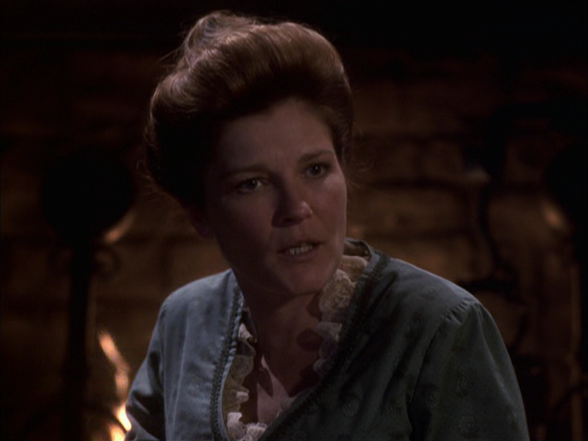 extant_StarTrek_VOY_6x17-SpiritFolk_01592.jpg