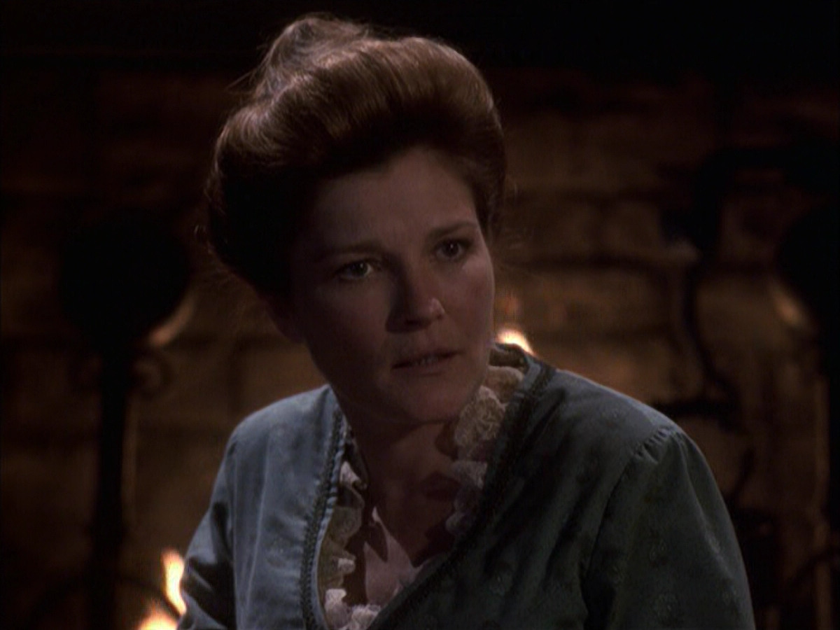 extant_StarTrek_VOY_6x17-SpiritFolk_01593.jpg