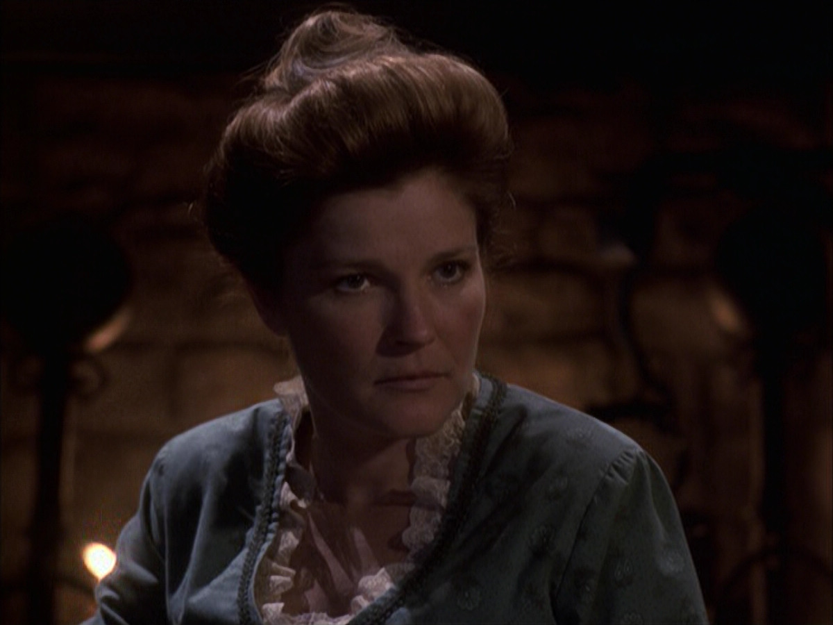extant_StarTrek_VOY_6x17-SpiritFolk_01621.jpg