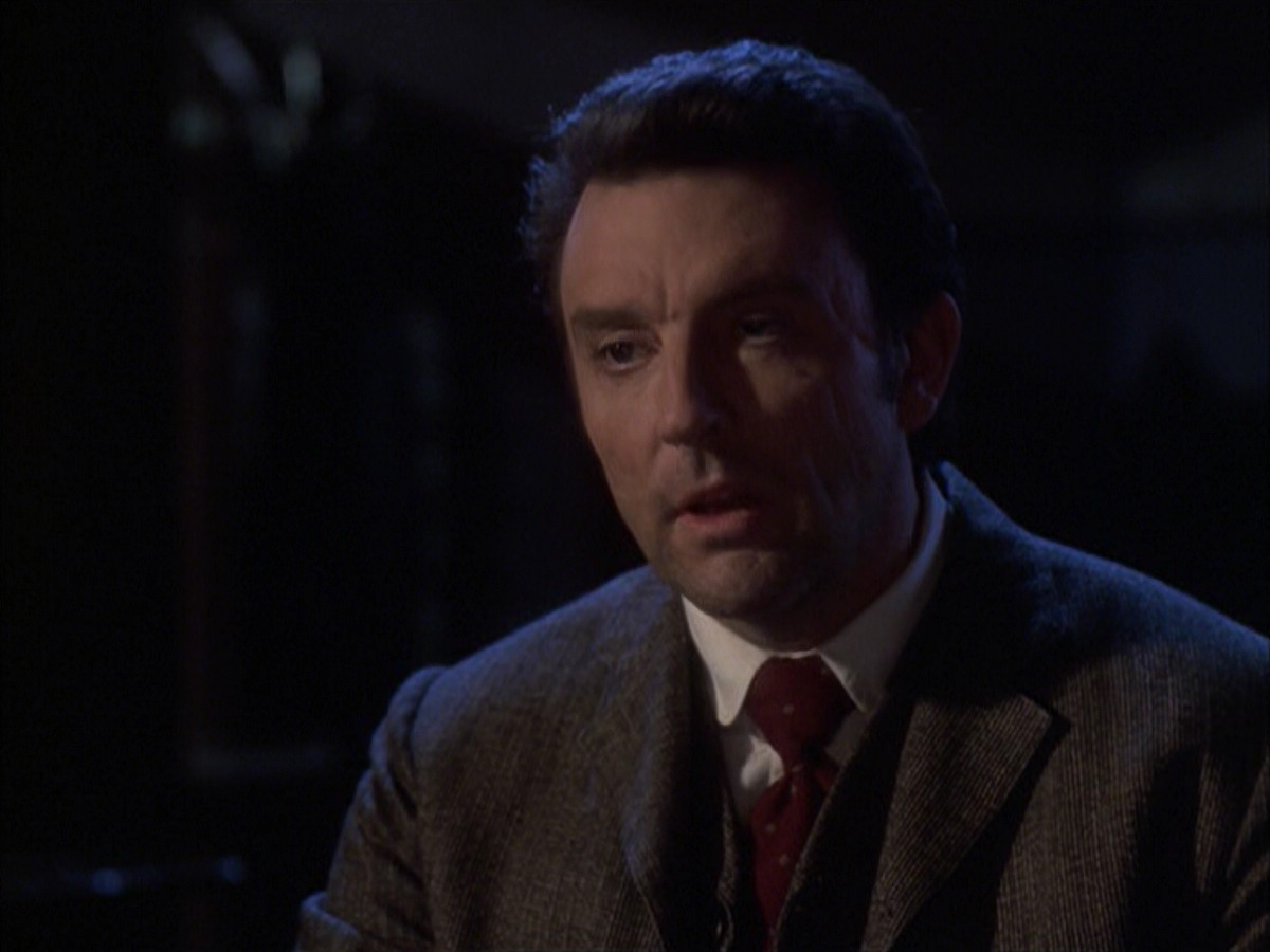 extant_StarTrek_VOY_6x17-SpiritFolk_01630.jpg